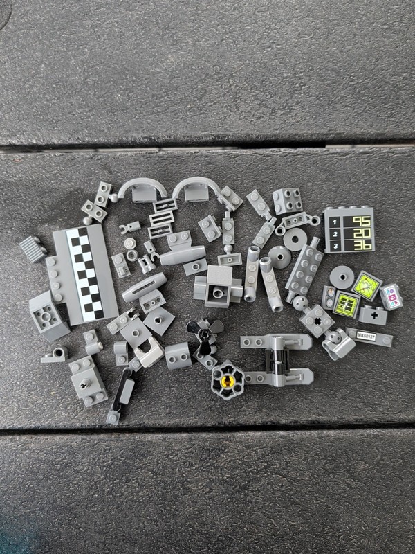Lego Pre Owned Random Pieces Dark Gray