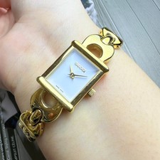 Gucci  1800L Women's Vintage Watch    gold  stainless strap