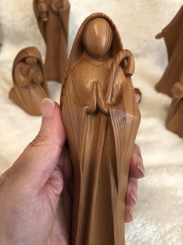 COME BEHOLD HIM RESIN FACELESS NATIVITY SET - Picture 6 of 18