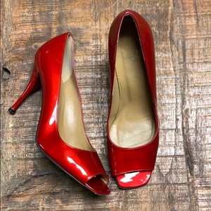 stuart weitzman red shoes