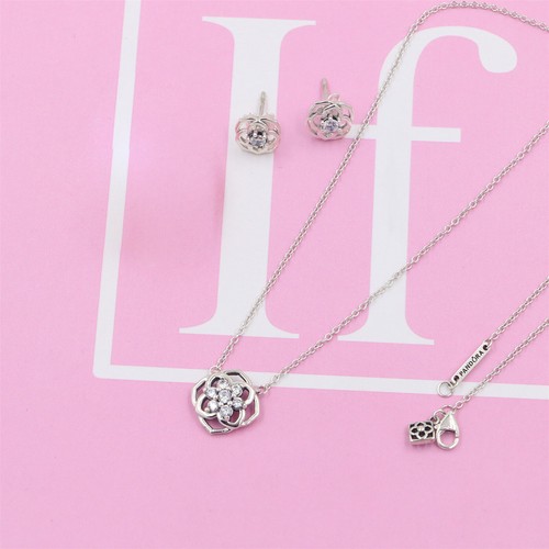 PANDORA Rose Petals Collier Necklace 