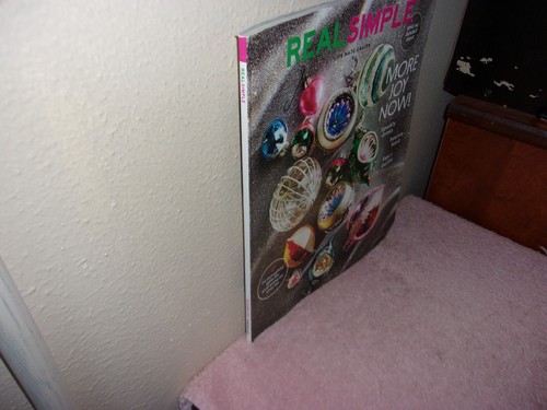 REAL SIMPLE LIFE MADE SIMPLE - SPECIAL DOUBLE ISSUE... DECEMBER , 2023 - Picture 2 of 4