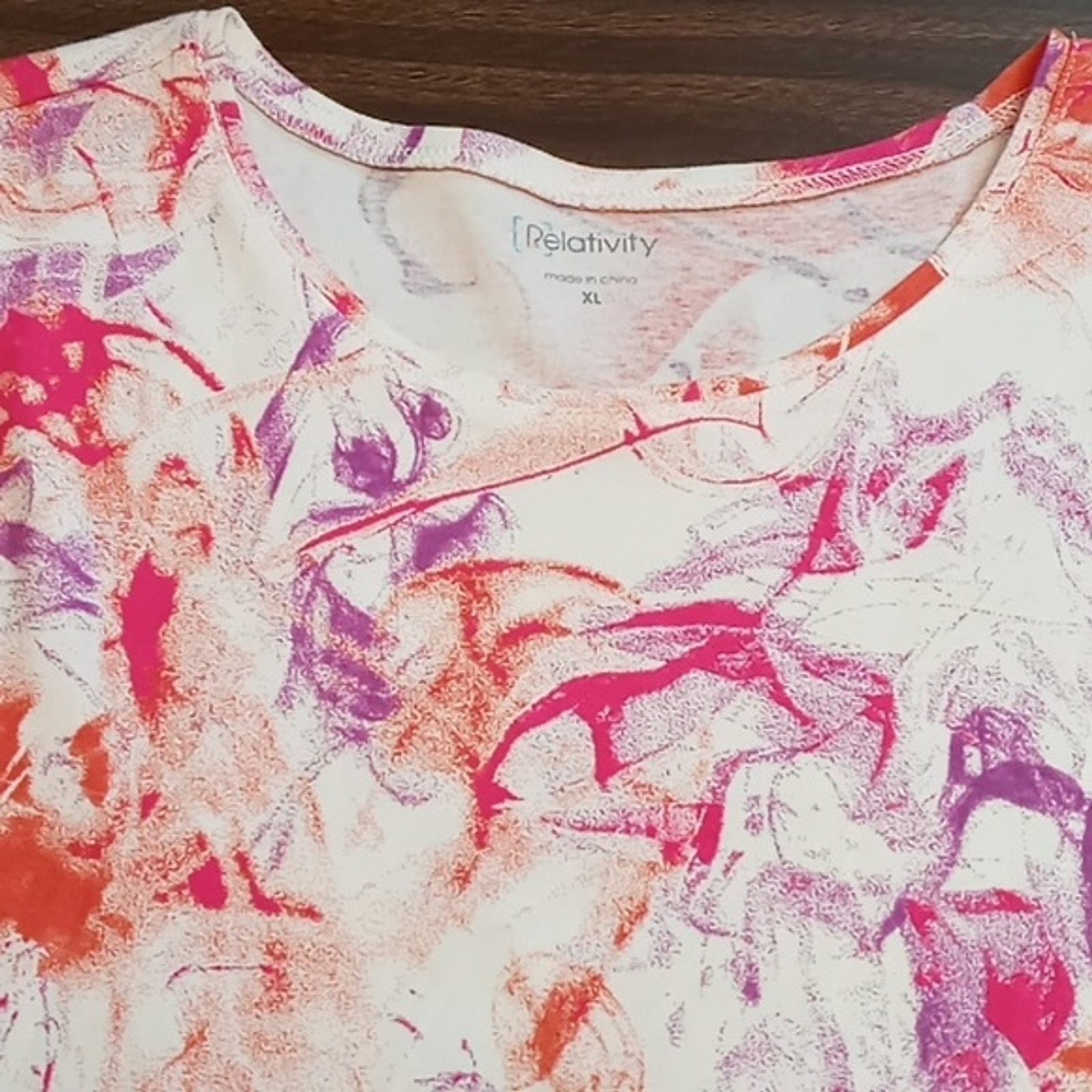 Relativity Bright Splatter Pattern Tee XL - image 4