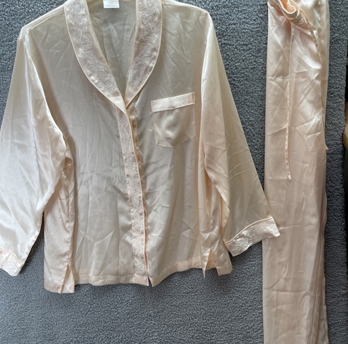 Cabernet Womans pajama set Large Ivory embroidered Top Drawstring Pants Relaxed - Picture 4 of 12