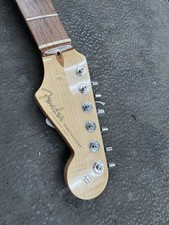 Błotnik Stratocaster szyja
