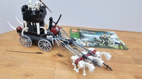 LEGO Castle Skeletons' Prison Carriage 7092 Set with Knight & Skeleton