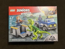 LEGO Jurassic World Raptor Rescue Truck 10757...