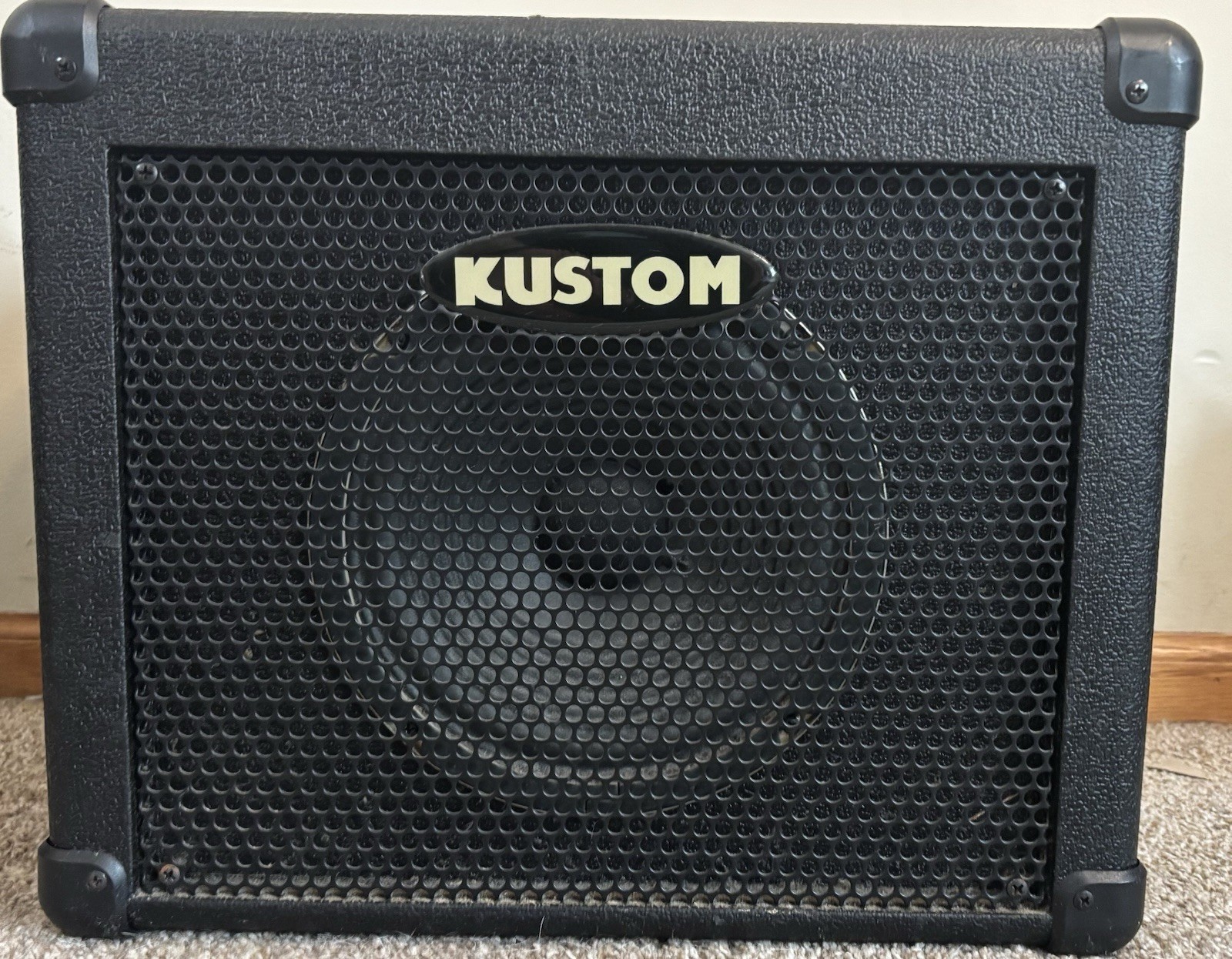 Kustom KBA16 Bass Amp Combo Celestion equipped