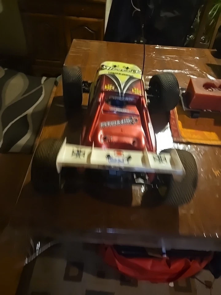 Team Losi 8ight T Truggy Big Block Four Wheel Drive With Remote Control - Image 3 of 4