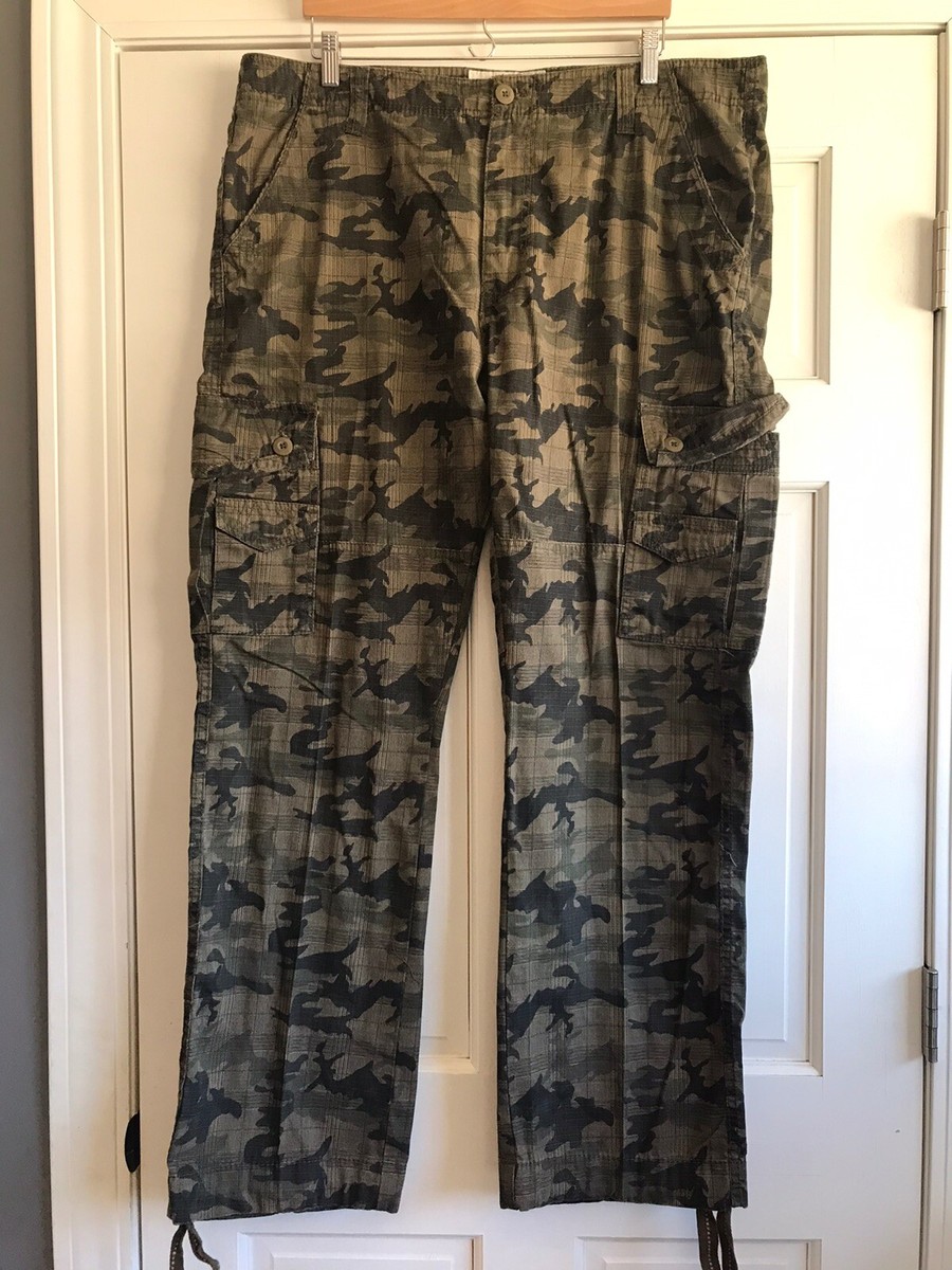 C22 Smoke Rise Camo Cargo Pants Mens 40x32 UK