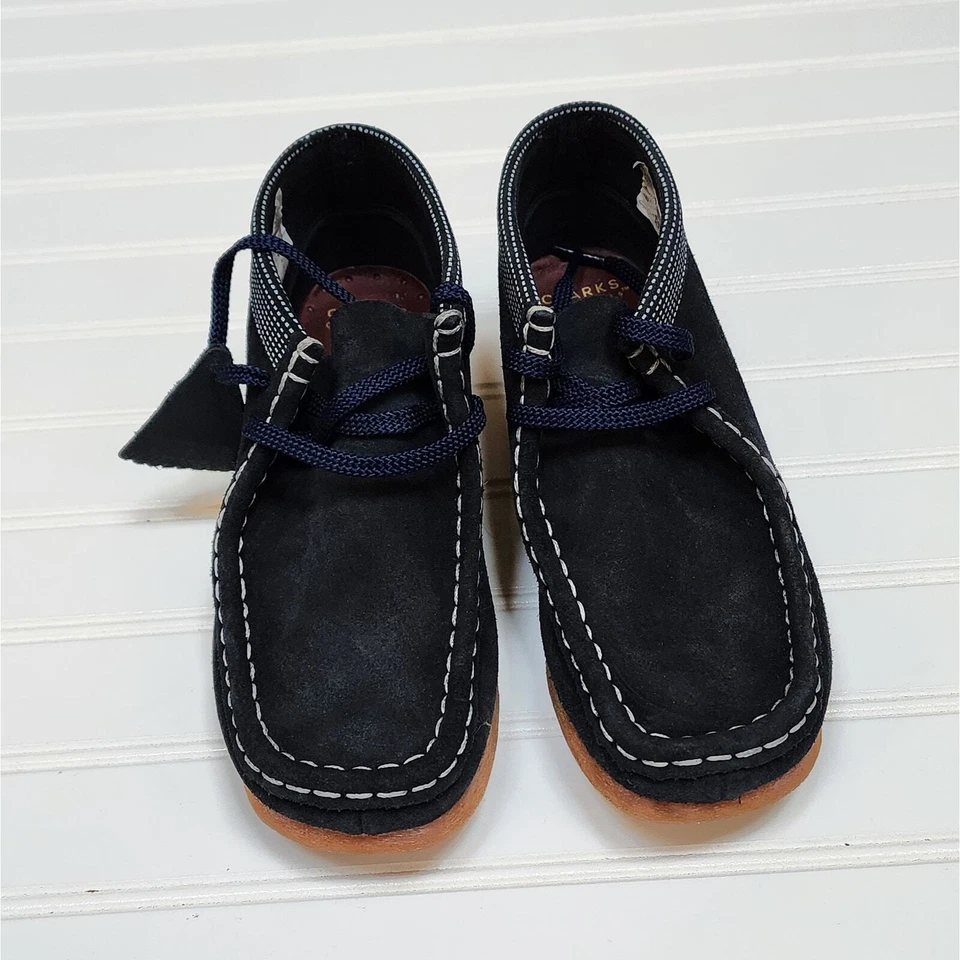 Botas de gamuza Clarks Kids Wallabee azul marino Foto 3 de 4