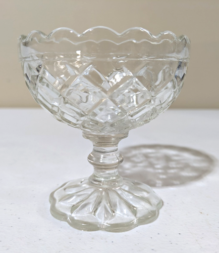 Vintage Set of 4 Clear Glass Pedestal Dessert Ice Cream Sherbet Bowls