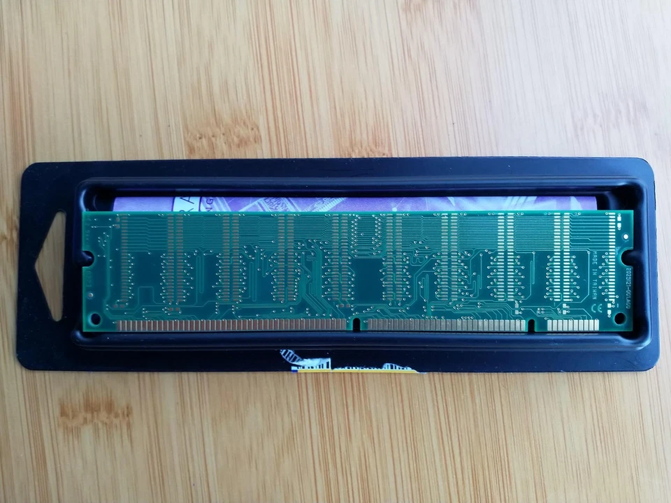 Kingston KVR100X64C3/128 128MB PC100 168 pin SDRAM Memory DIMM Retro b - Image 2 of 2