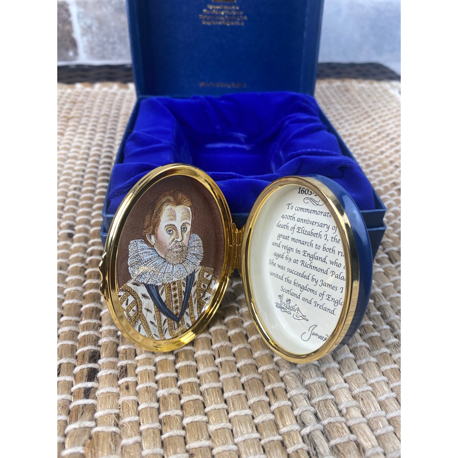 LE RARE Halcyon Days "Collectors Circle" Queen Elizabeth I Commemorate 400 years
