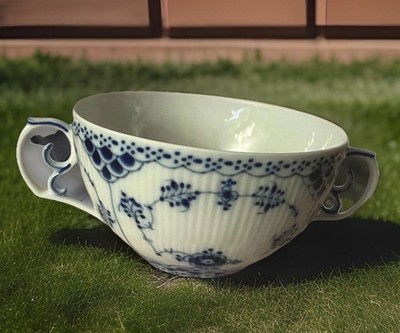 Royal Copenhagen 1228 Suppentasse Musselmalet Halbspitze Gerippt Neuw. Unbenutzt