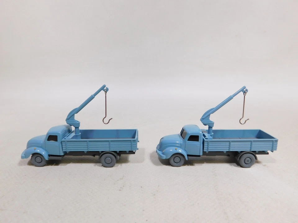2x Camión Wiking H0 1:87 Magirus con plataforma plana y grúa tapa azul #DX263-0, 5 Foto 2 de 4