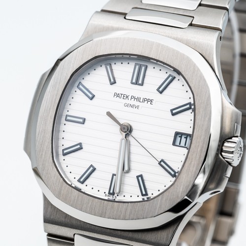 Patek Philippe Nautilus 5711/1A-011 - White Piano Dial Steel B...