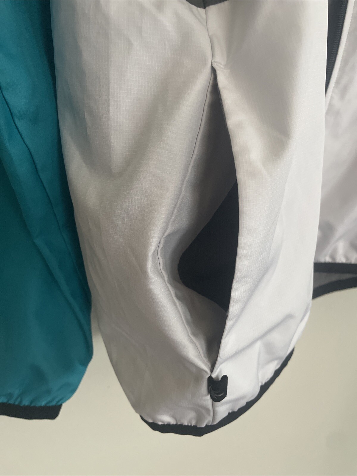 UNDER ARMOUR FULL ZIP LIGHT SPRING JACKET HOODIE … - image 9