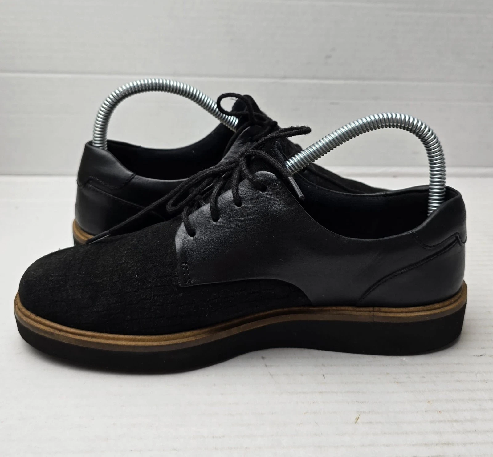 Scarpe da donna Clarks Baillie stringate Glick Darby taglia UK 4 5 nere stringate