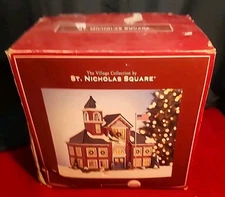 ST. NICHOLAS SQUARE Village Collection School House Lighted Christmas 2008 ~NICE