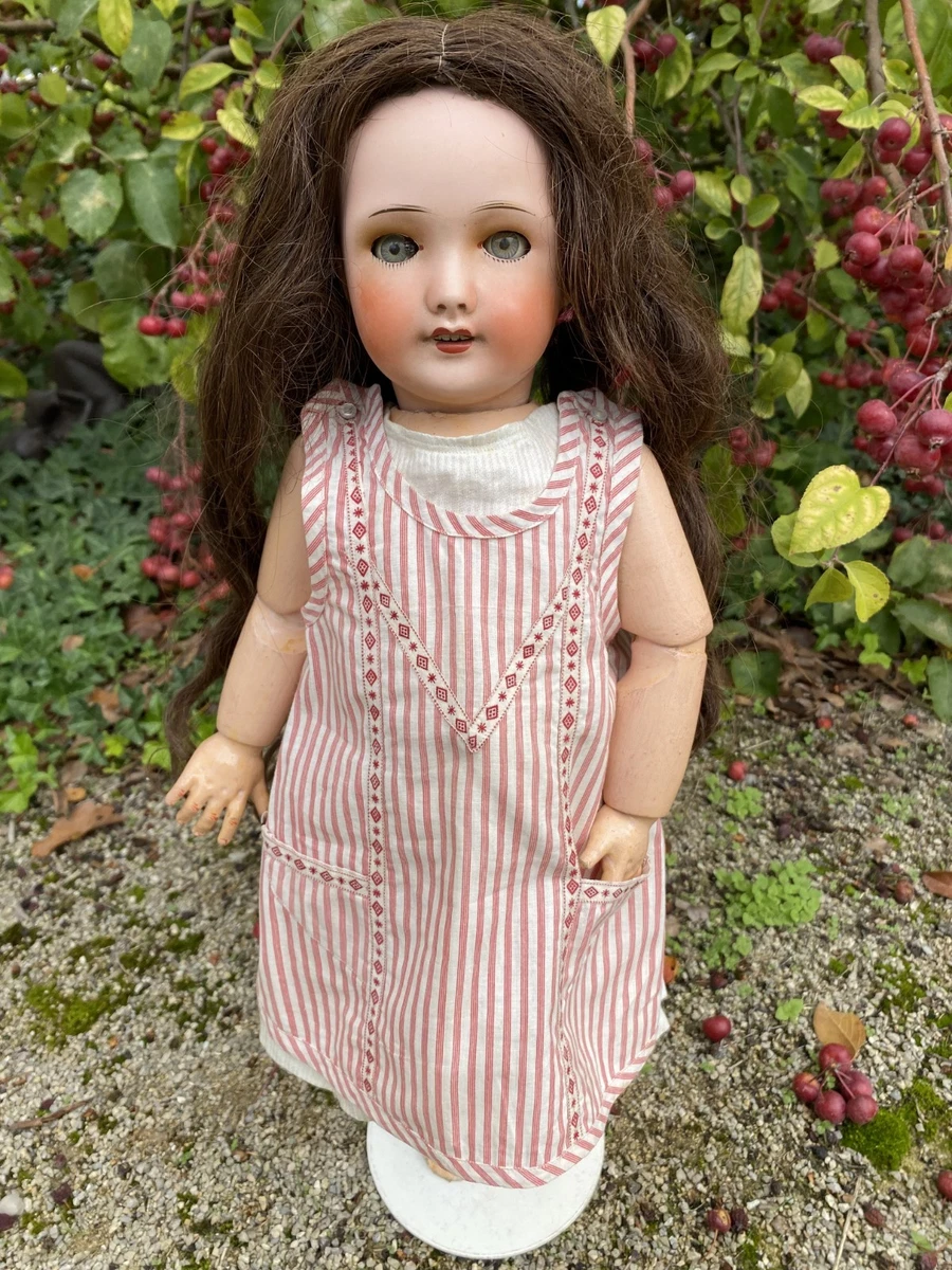 Poupée ancienne en porcelaine avec robe | Kaufen auf