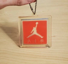 NIKE AIR JORDAN III 3 IV 4 RETRO OG JUMPMAN KEYCHAIN HANG TAG BRED FIRE RED 