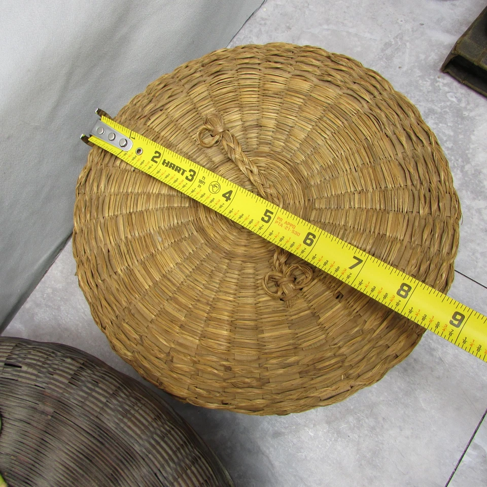 Round Woven Rattan Wicker Lidded Baskets Set Beaded Tassels Asian Decor Lot of 3 - Image 4 of 4