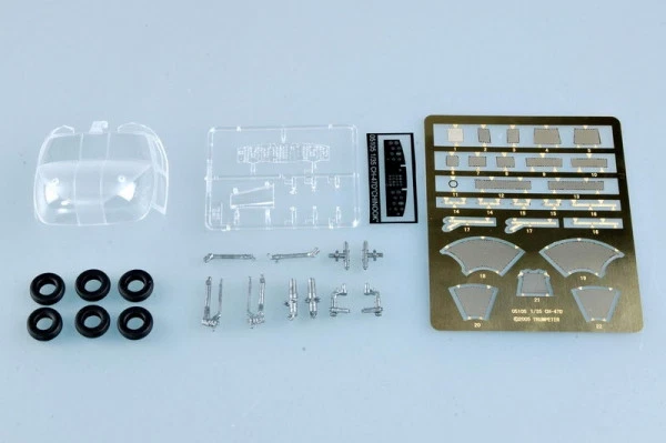 Trumpeter 05105 CH-47D CHINOOK 1:35 Kit di modellismo - Immagine 4 di 4