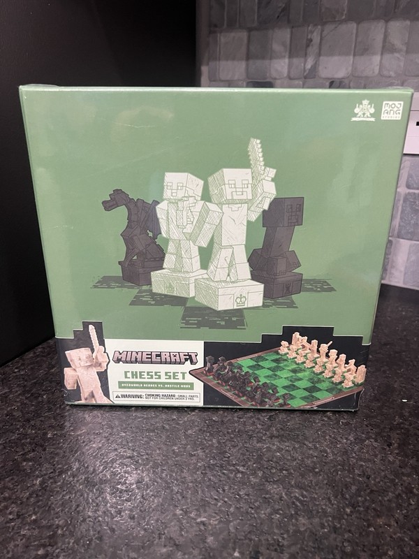 MINECRAFT Overworld Heroes Vs Hostile Mobs Chessboard Set New In Box!