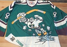 Anaheim Ducks Collecting and Fan Guide 22