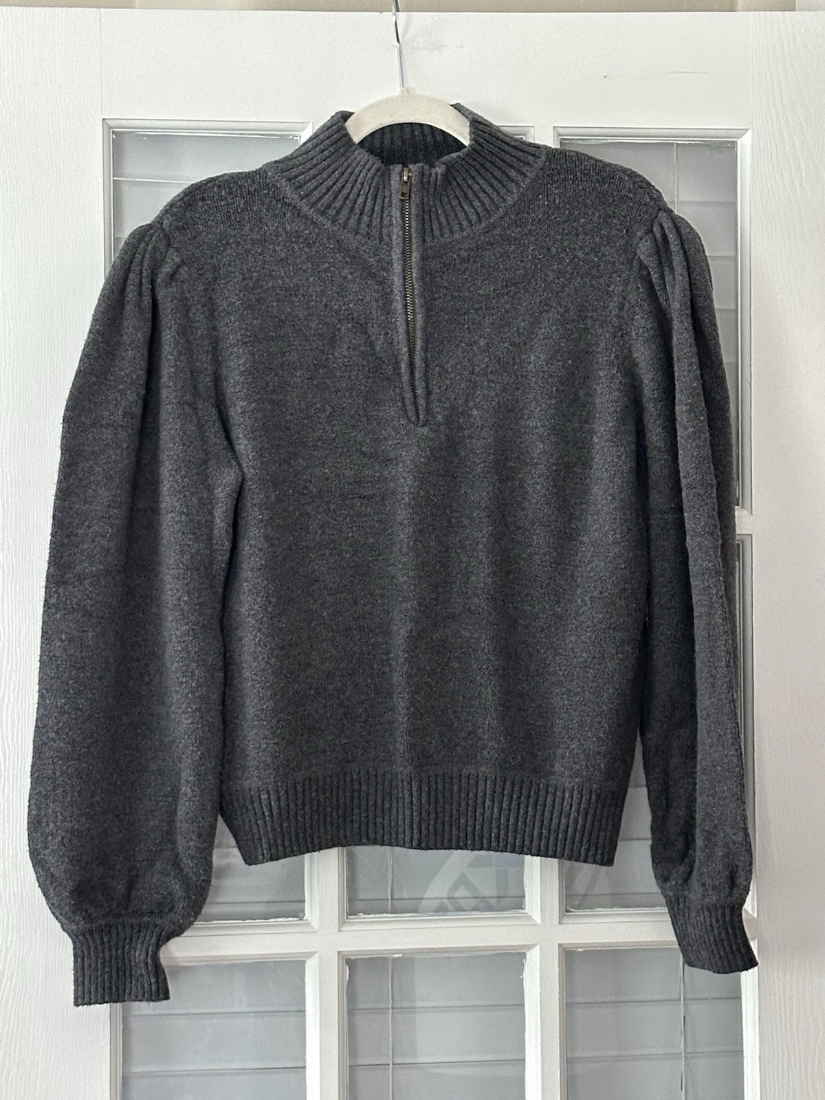 Universal Threads Women’s M Gray Collared Quarter… - image 1