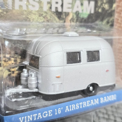 エアストリーム ヴィンテージ 16'バンビ 1/64 Green Light Airstream Vintage Camper Toy 16' Bambi 1/64
