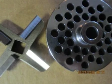 HOBART #32 GRINDER PLATE 3/8" HOLES 5/8 THICK W/ HARD EDGE KNIFE MG2032,MG1532