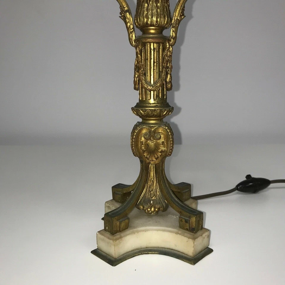 Beau pied de lampe en bronze doré 19°, Empire . - Photo 3/4