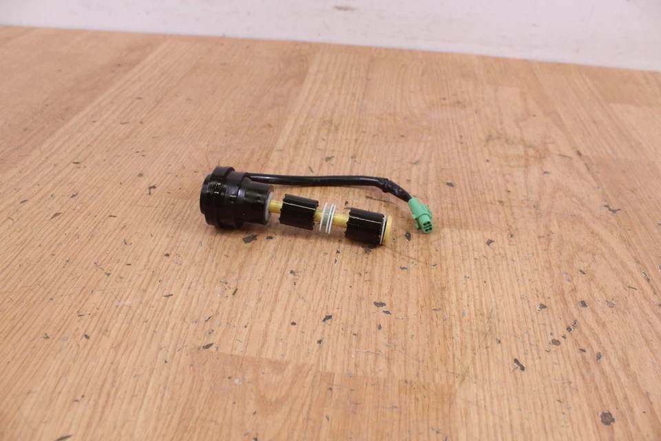 2001 KAWASAKI JET SKI ULTRA 130 D.I. JH1100 Oil Level Sender Switch  - Image 4 of 4