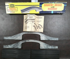 VINTAGE 1965 AURORA MODEL MOTORING HO COUNTRY BRIDGE WITH ROADWAY 1509