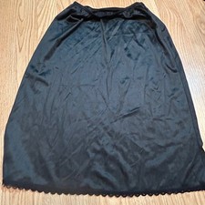 Warner's Perfect Measure 25" Black Lace Trim Slip Skirt Style 55300 Size S