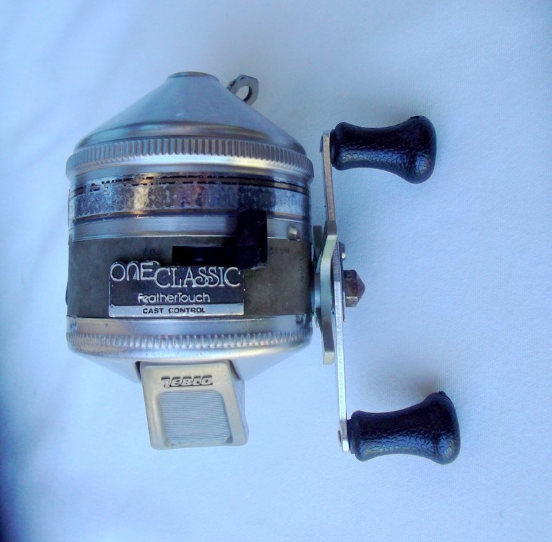 VINTAGE ZEBCO ONE CLASSIC SPINCAST FISHING REEL FOR PARTS OR REPAIR
