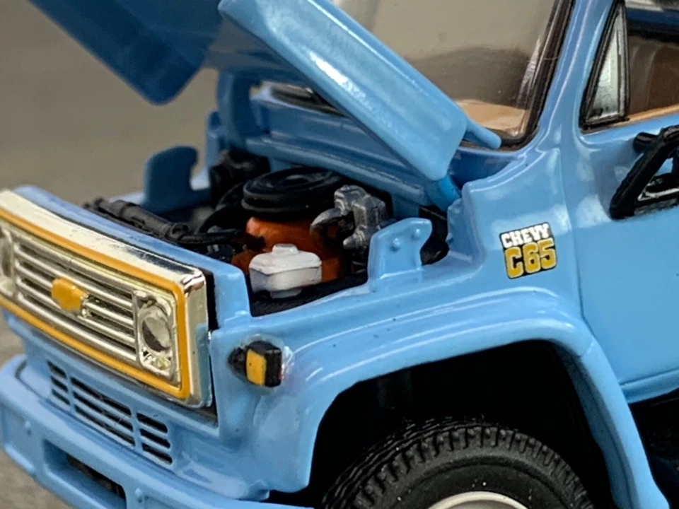 1/64 DCP 蓝色雪佛兰 C-65 单轴平底鞋 — 第 4/4 张图片