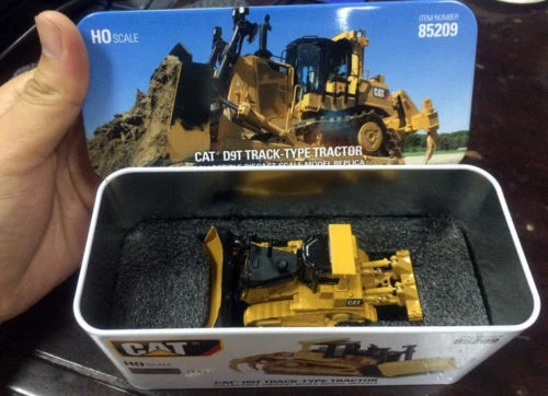 Tractor tipo oruga Caterpillar Cat D9T - escala HO 1:87 DieCast Masters DM85209 Foto 4 de 4