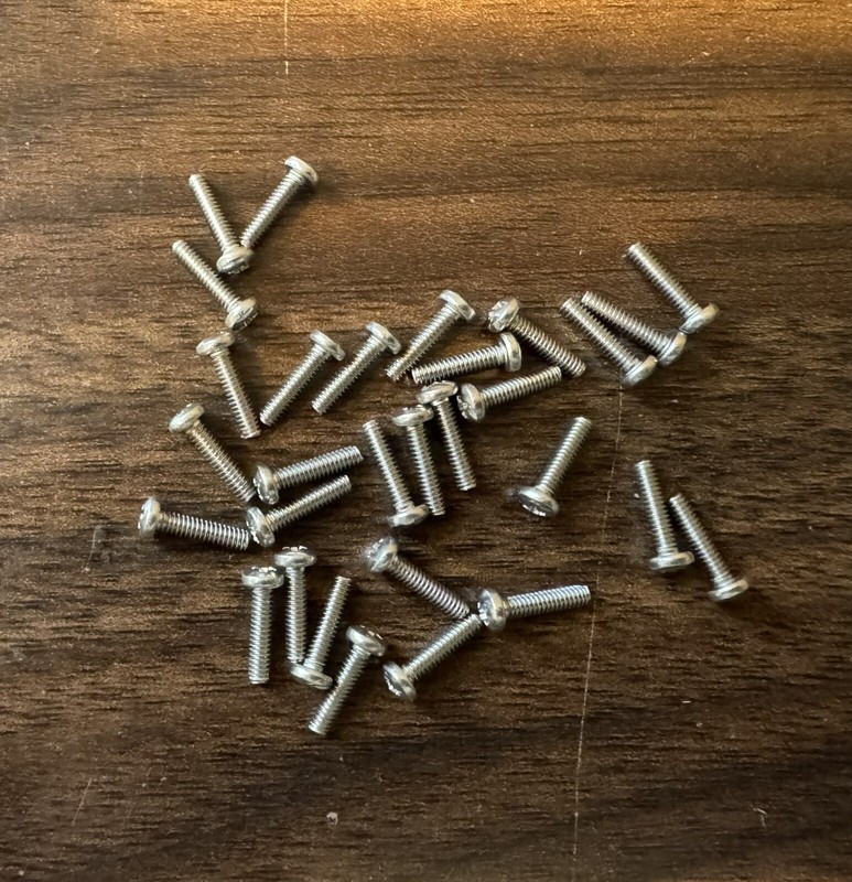 Lot of 30 Athearn HO Scale Compatible Round Head Screws