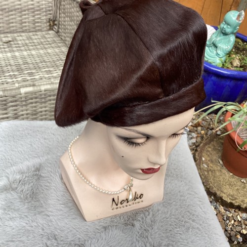 1960s Antique Fur Hat Looks Stunning - Picture 22 of 24