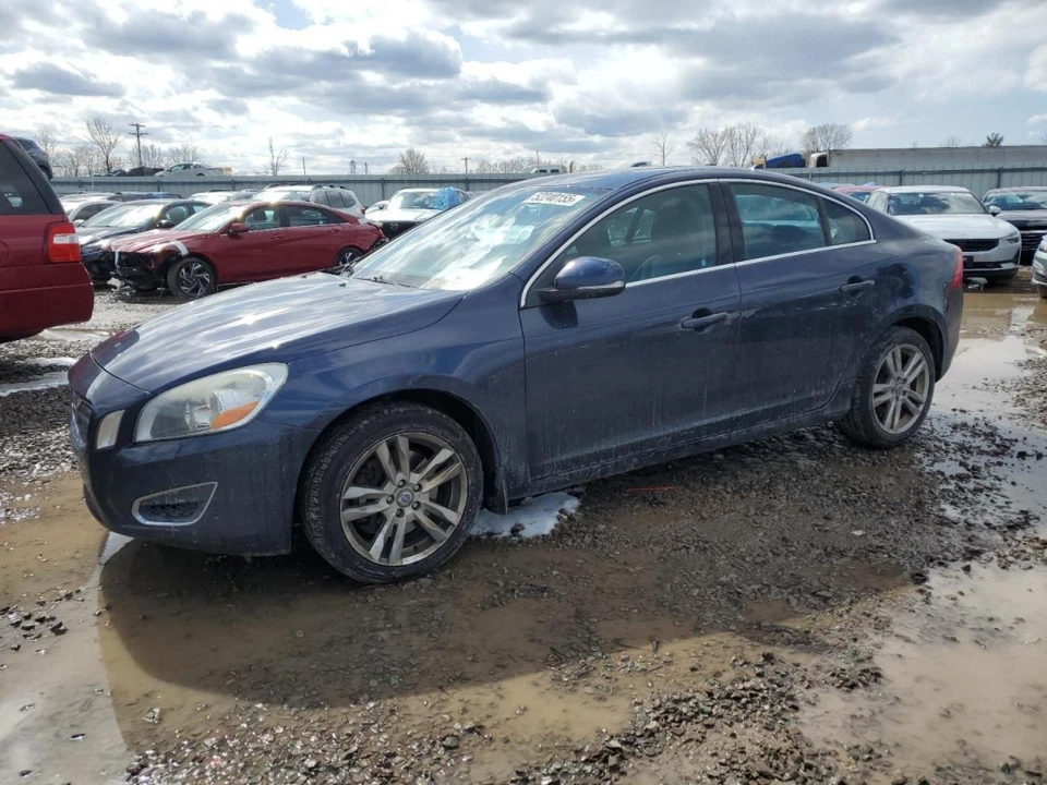 Parachoques inferior izquierdo Volvo S60 2012 con bisel cromado #009887 Foto 4 de 4