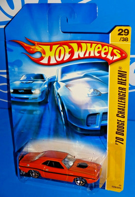 Hot Wheels 2006 First Editions '70 Dodge Challenger HEMI Orange w Card Variation