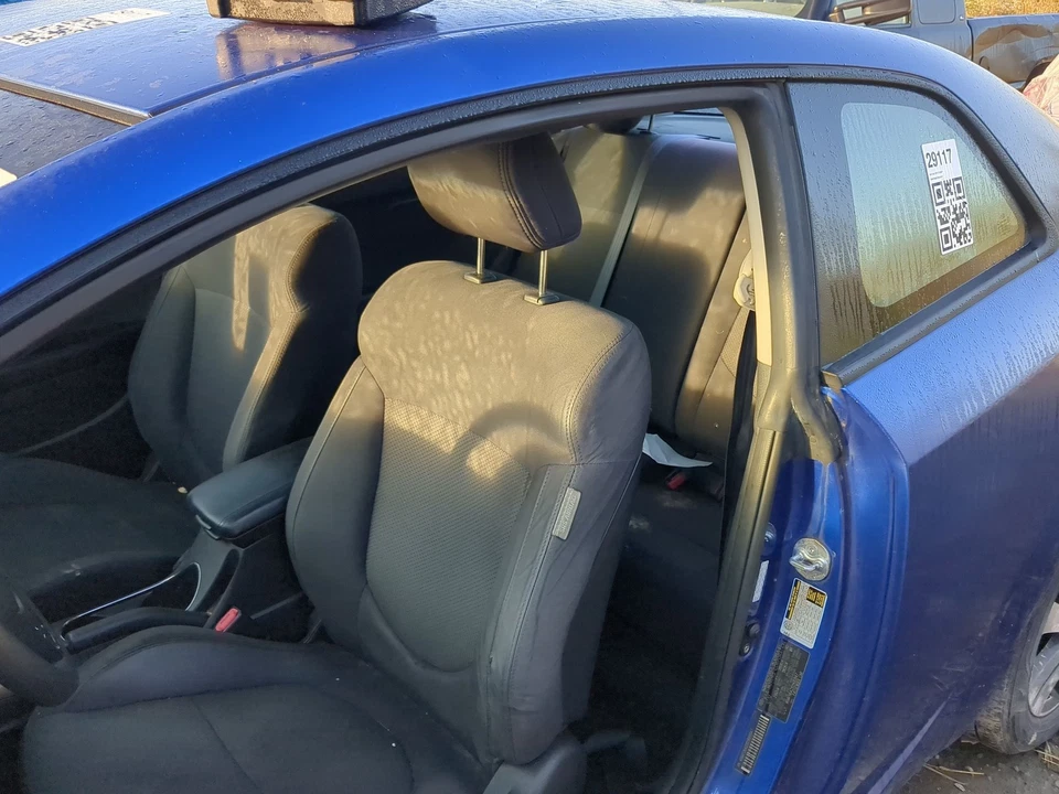2010-2013 Kia Forte Koup Driver Front Seat Oem R7XK9 Foto 3 de 3
