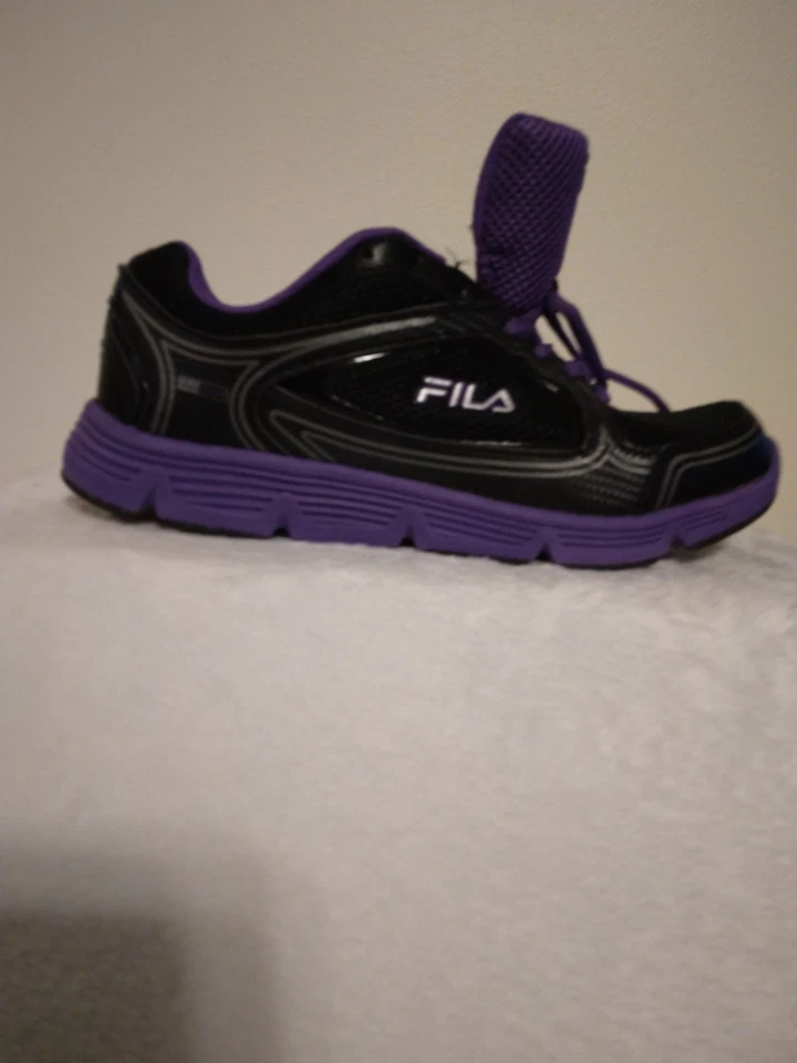 Zapatos Fila Para Mujer Talla 8.5 Negro/Púrpura Deportivos Nuevos Sin Caja Foto 4 de 4