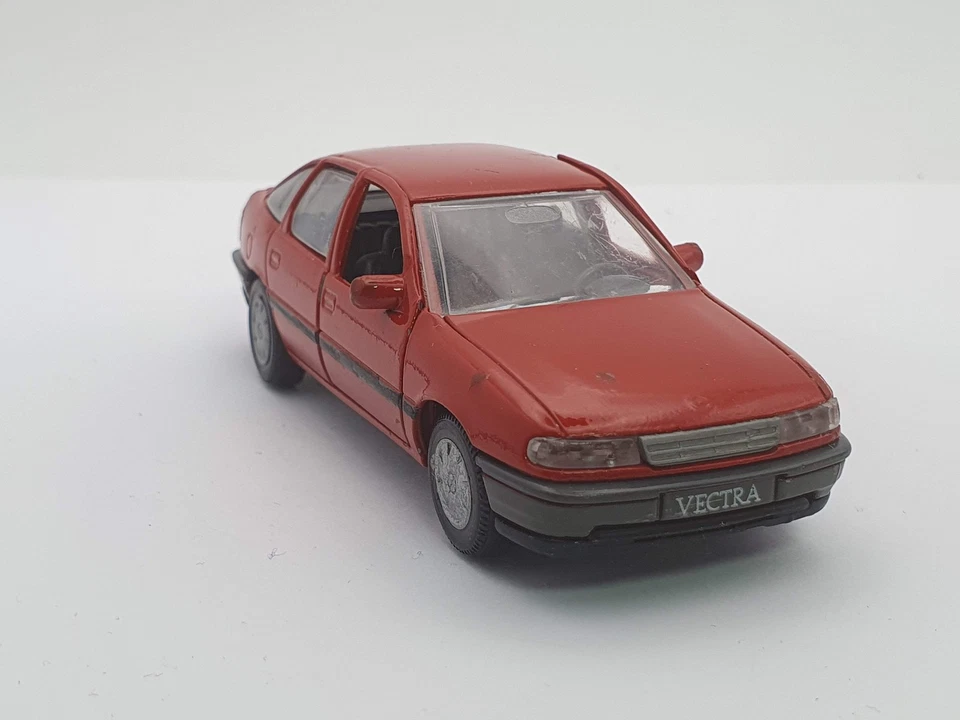 Opel Vectra Gama 1/43 Rosso - Immagine 4 di 4