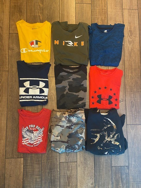 Large Lot Youth Boys Size XL - T-Shirts & Hoodies - Under Armour, Nike, Champion