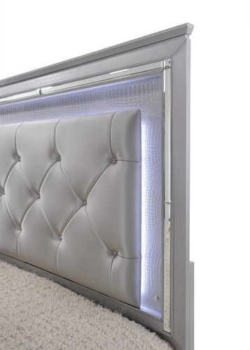 6pc Modern Beautiful Queen Size LED Upholstered Bed Set Silver Crocodile Finish - Picture 7 of 16