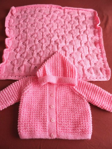 ASSORTED HAND KNITTED HOODED JACKETS AND MATCHING PRAM BLANKET. - Picture 12 of 21